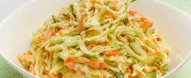 Витаминный салат из редьки с капустой