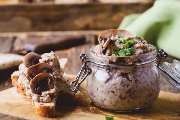 Паштет из белой фасоли с грибами и чесноком, рецепт с фото Паштет из белой фасоли с грибами и чесноком, рецепт с фото