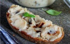 Паштет из белой фасоли с грибами и чесноком, рецепт с фото Паштет из белой фасоли с грибами и чесноком, рецепт с фото