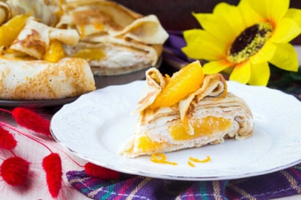 Блинный торт с апельсинами и абрикосовым джемом, рецепт с фото