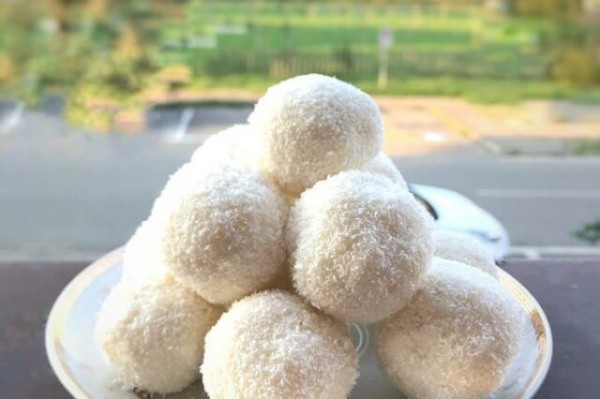 Творожно-ореховые шарики в кокосовой стружке, рецепт с фото