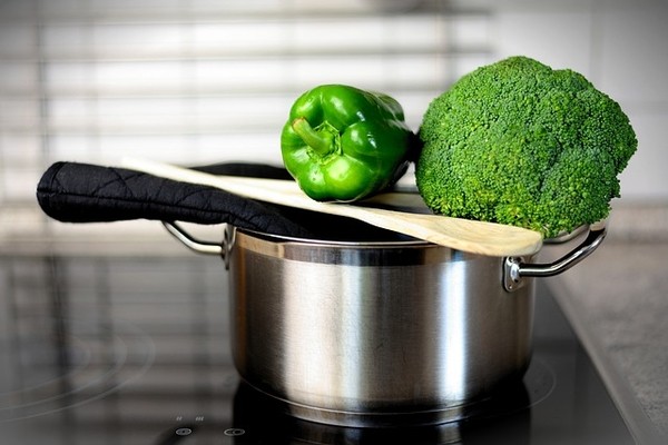Два рецепта из брокколи: суп и паровые котлетки