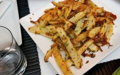 Запеченный картофель с чесноком и травами в фольге, рецепт с фото Запеченный картофель с чесноком и травами в фольге, рецепт с фото