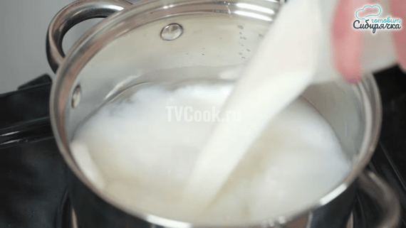 Молочный суп с яичной лапшой по-домашнему