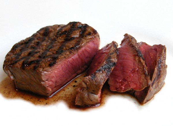 «Мясо с кровью»: как приготовить стейк