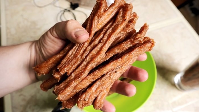 чесночные куриные колбаски